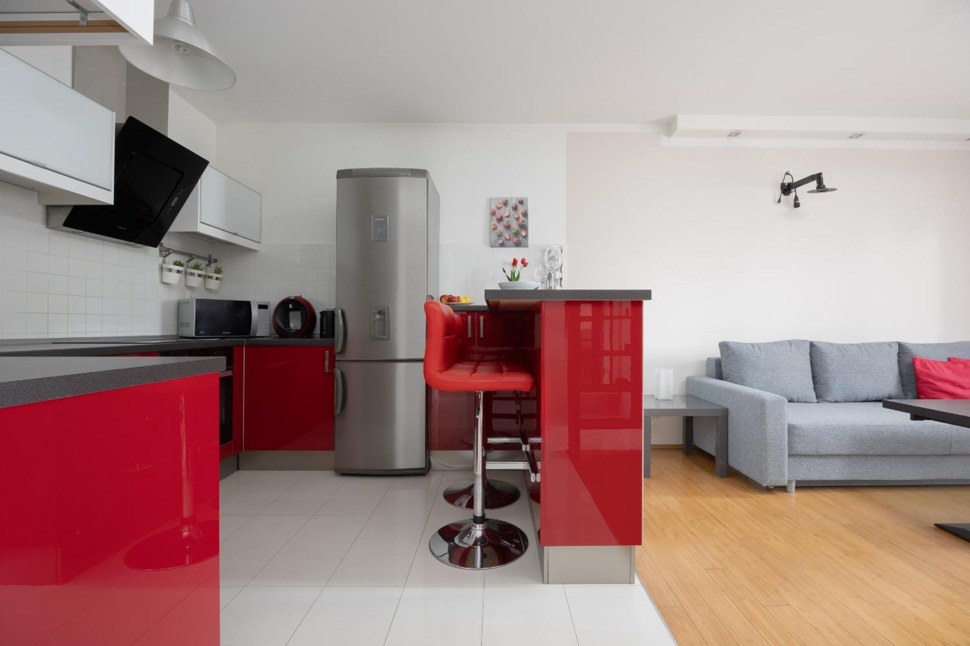 Elegant & Modern With Parking By Renters Apartament *